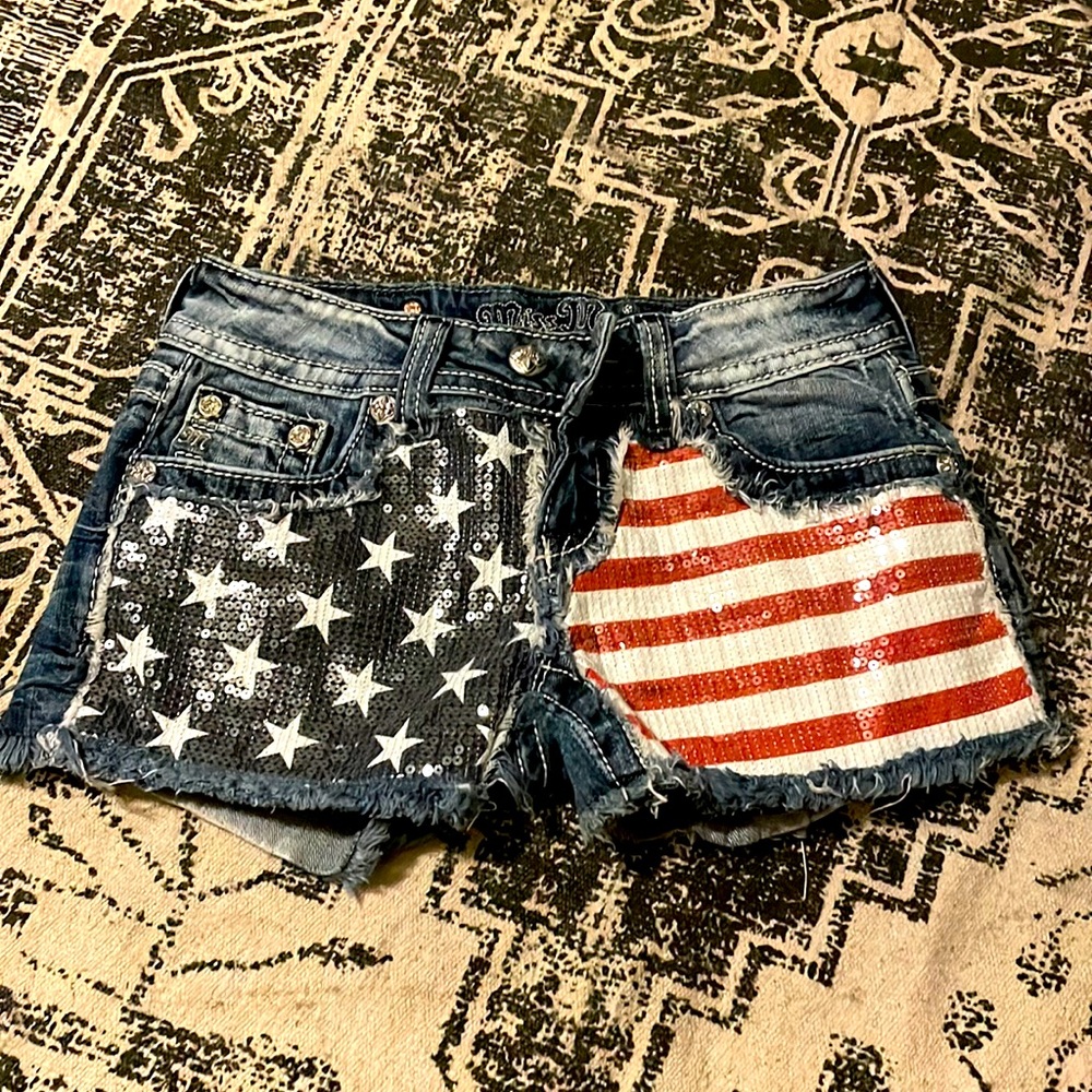Miss Me Sequin Stars & Stripes fringed shorts. Size 25 (size 2)
